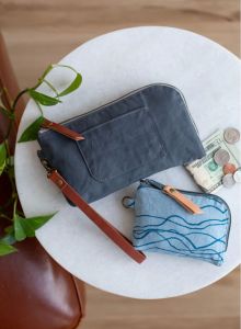 Noodlehead Sewing Pattern - Yarrow Wristlet & Pouch